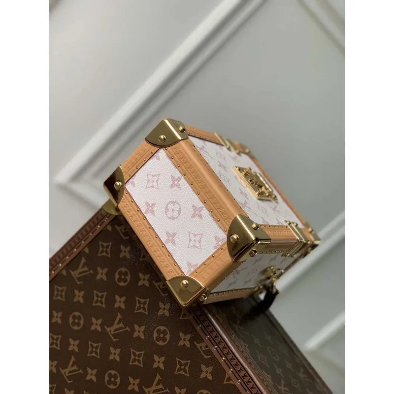 LV M10079 Kabelka Louis Vuitton Camera Box Bílá