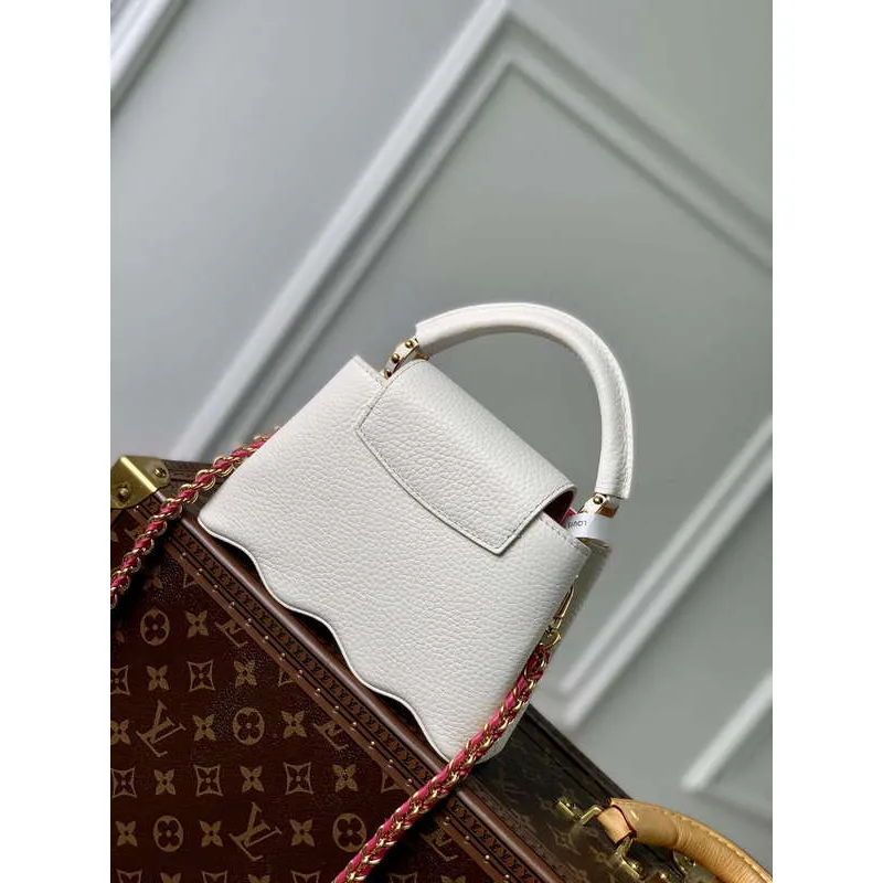 LV M22121 Louis Vuitton Capucines Mini Kabelka Sněhově Bílá