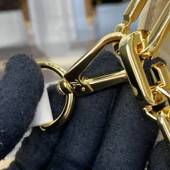 LV M22955 Louis Vuitton Dauphine East West Kabelka Béžová