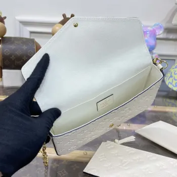 LV M82363 Louis Vuitton Felicie Pochette Monogram Empreinte Taška Bílá