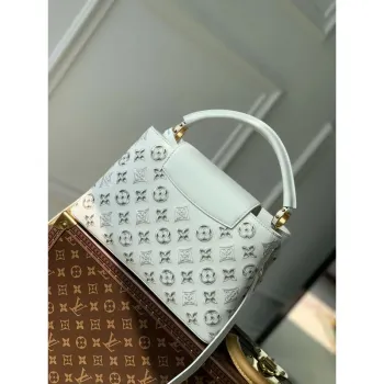 LV M22863 Louis Vuitton Capucines MM Kabelka Bílá