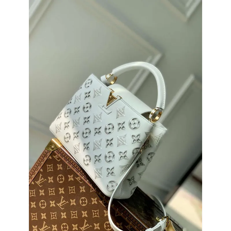LV M22863 Louis Vuitton Capucines BB Kabelka Bílá