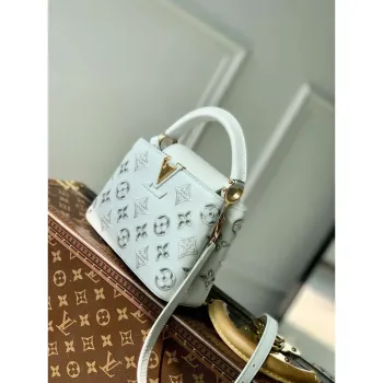 LV M22863 Louis Vuitton Capucines Mini Kabelka Bílá