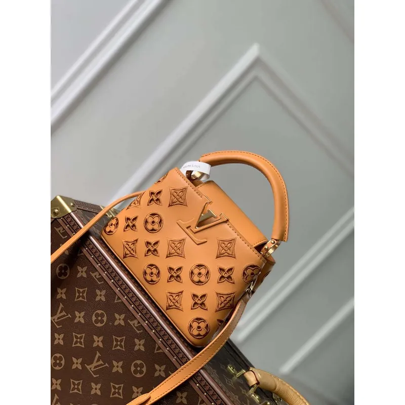 LV M22863 Louis Vuitton Capucines Mini Kabelka Saffron Yellow