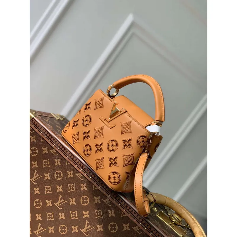 LV M22863 Louis Vuitton Capucines Mini Kabelka Saffron Yellow