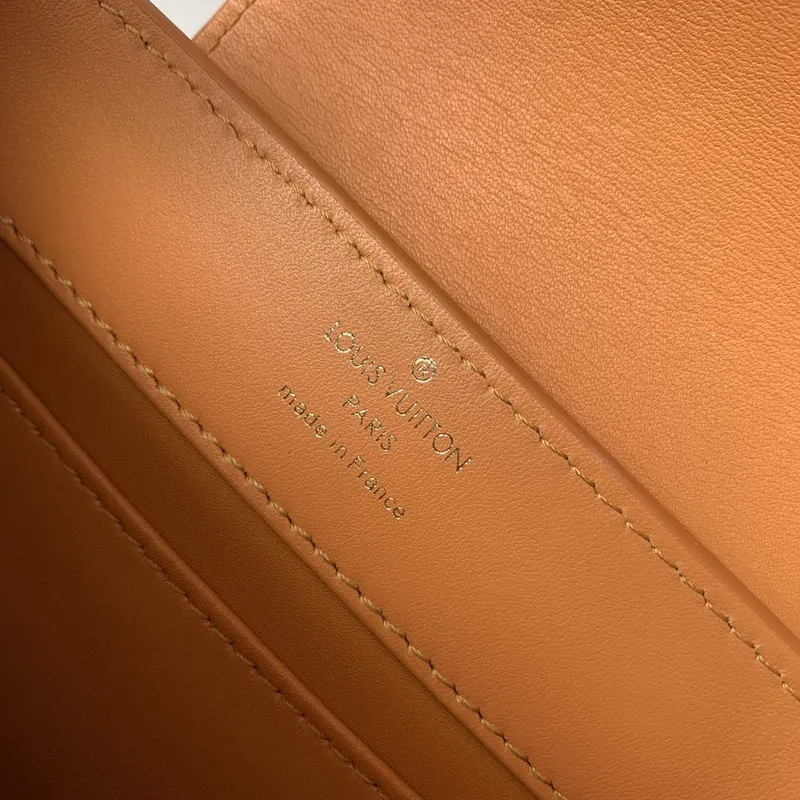 LV M22863 Louis Vuitton Capucines Mini Kabelka Saffron Yellow