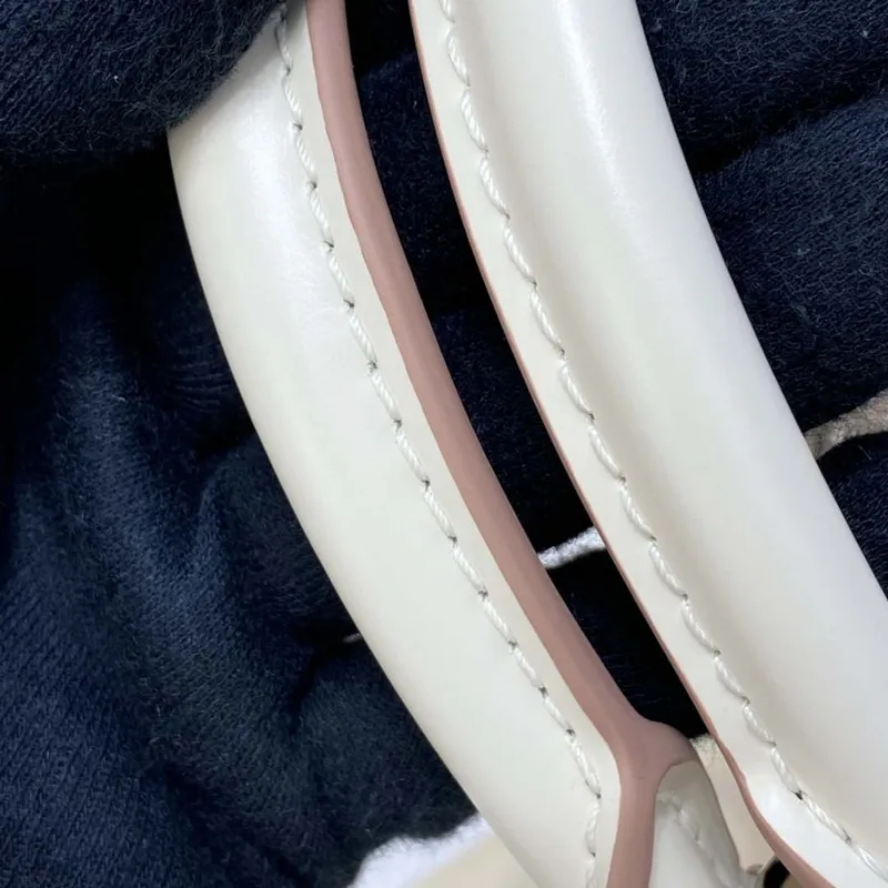 LV M40304 Louis Vuitton Alma BB Epi Kabelka Bílá