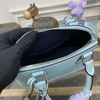 LV M22619 Louis Vuitton Alma BB Epi kabelka světle modrá
