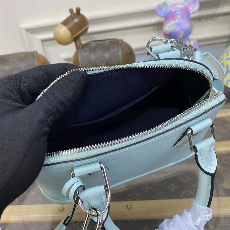 LV M22619 Louis Vuitton Alma BB Epi kabelka světle modrá