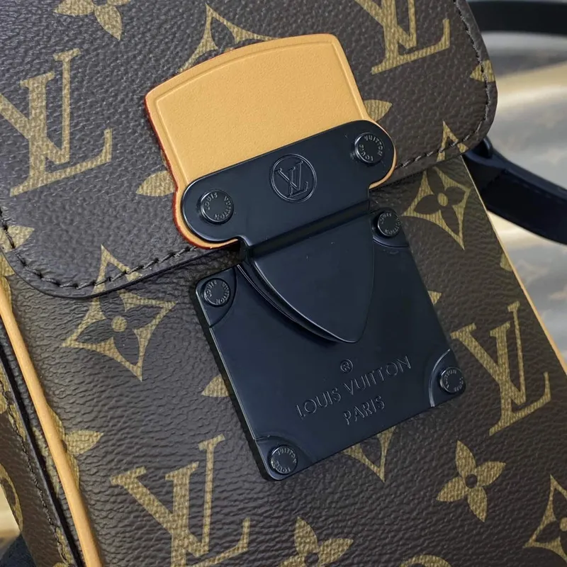 LV M82535 Louis Vuitton S Lock Vertikální Nositelná Peněženka Radiant Sun