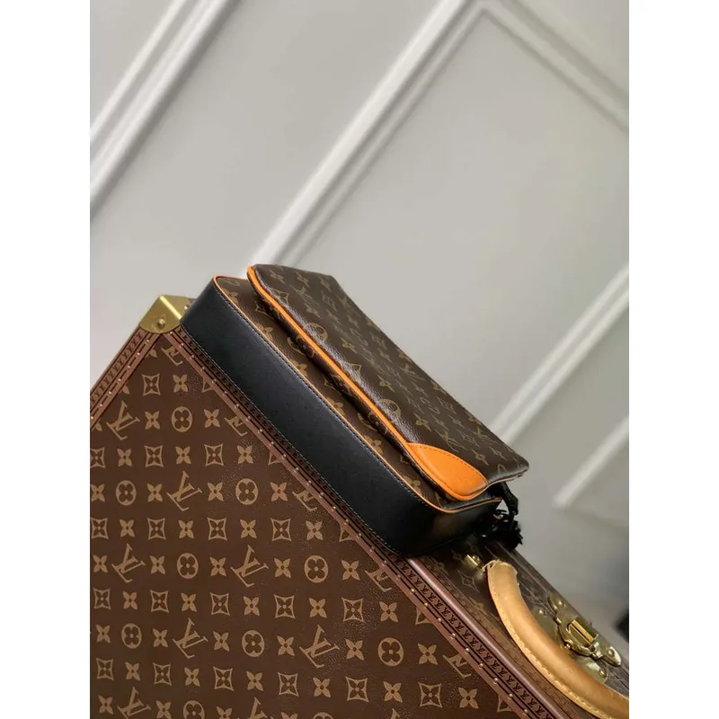 LV M46694 Louis Vuitton Trio Messenger Radiant Sun