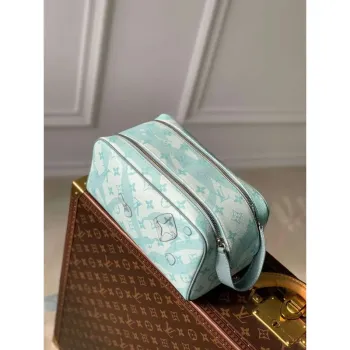 LV M82337 Louis Vuitton Dopp Kit Toaletní taška Krystalově modrá