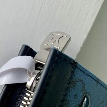 LV M22763 Louis Vuitton Pochette Voyage MM Taška Abyss Blue