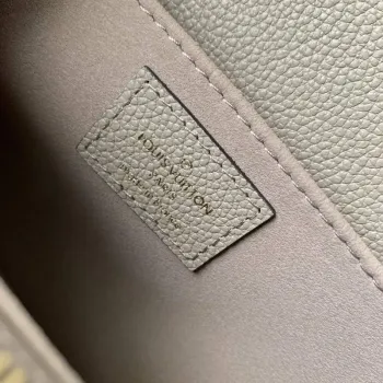 LV M23081 Louis Vuitton Pochette Métis East West Kabelka