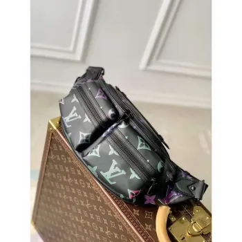LV M22494 Louis Vuitton Comet Bumbag Černý Borealis