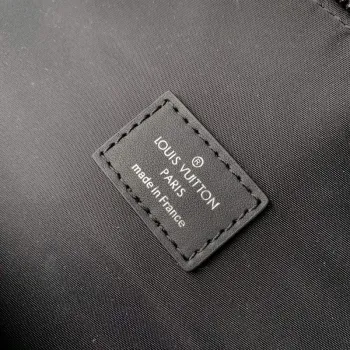 LV M22494 Louis Vuitton Comet Bumbag Černý Borealis