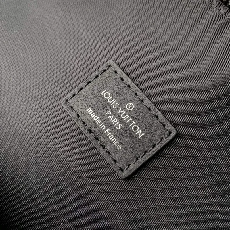 LV M22494 Louis Vuitton Comet Bumbag Černý Borealis