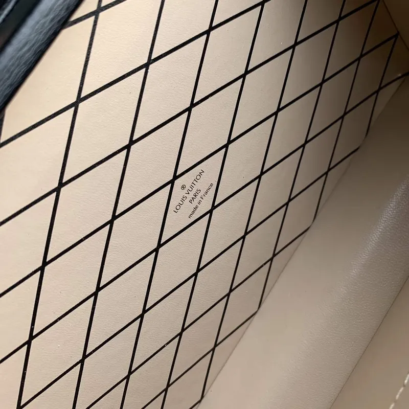 LV M22895 Louis Vuitton Petite Malle Kabelka Bílá/Černá