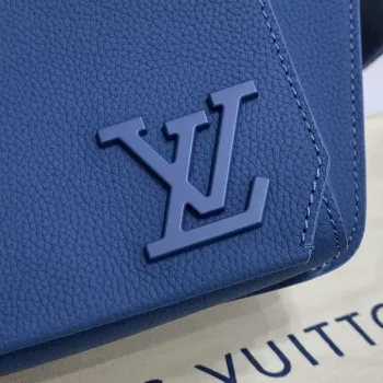 LV M57081 Louis Vuitton Takeoff Slingbag Námořnická modrá