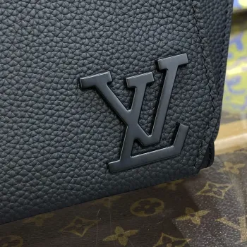 LV M57081 Louis Vuitton Taška přes rameno Takeoff Černá