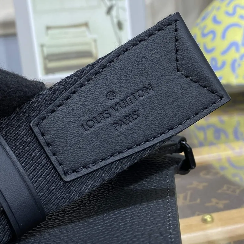 LV M57081 Louis Vuitton Taška přes rameno Takeoff Černá