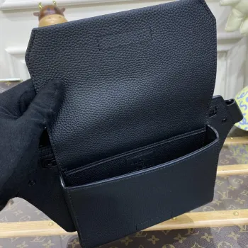 LV M57081 Louis Vuitton Taška přes rameno Takeoff Černá