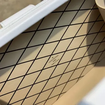 LV M20847 Louis Vuitton Petite Malle Kabelka Bílá