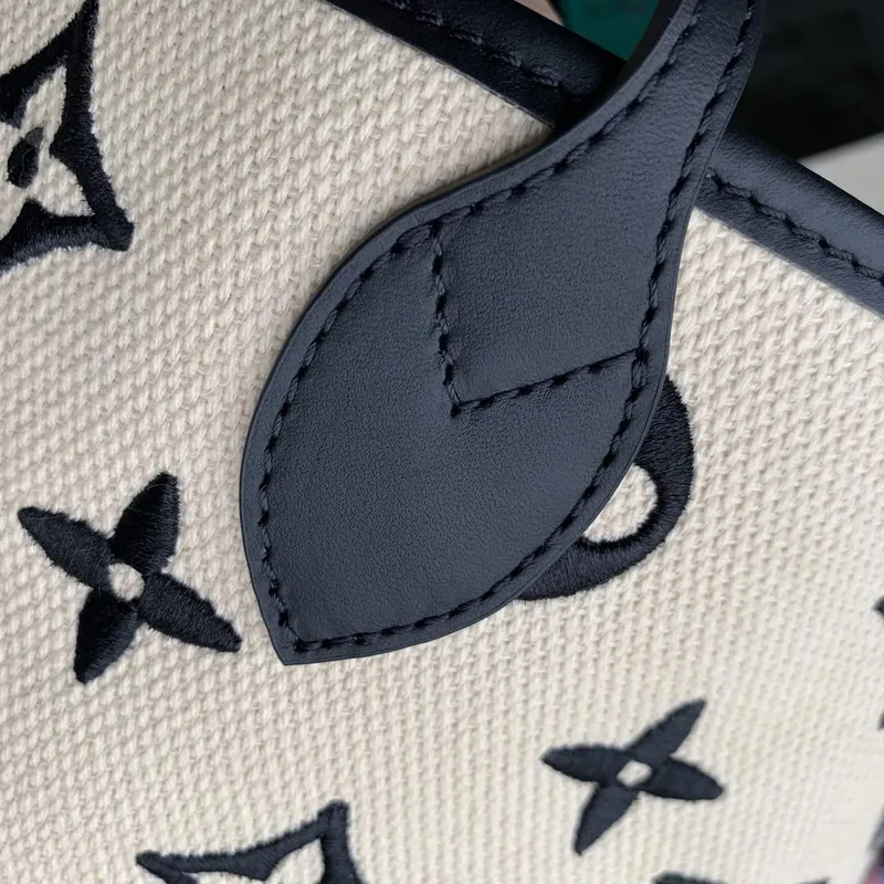 LV M22838 Louis Vuitton Neverfull MM Tote Bag Černá