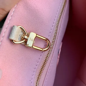 LV M21732 Louis Vuitton LV x YK OnTheGo PM Quartz