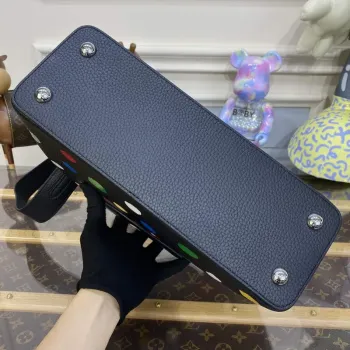 LV M21663 Louis Vuitton LV x YK Taška Capucines MM Černá