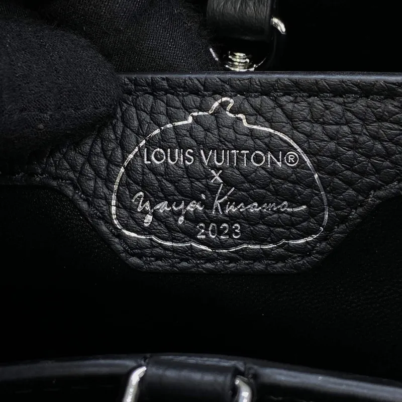 LV M21663 Louis Vuitton LV x YK Taška Capucines MM Černá