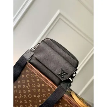 LV M22482 Louis Vuitton Fastline Messenger Černá