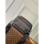 LV M22482 Louis Vuitton Fastline Messenger Černá