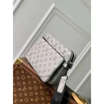 LV M46603 Louis Vuitton Trio Messenger Antracitová šedá