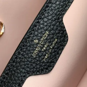 LV M21641 Louis Vuitton Capucines MM Kabelka Černá