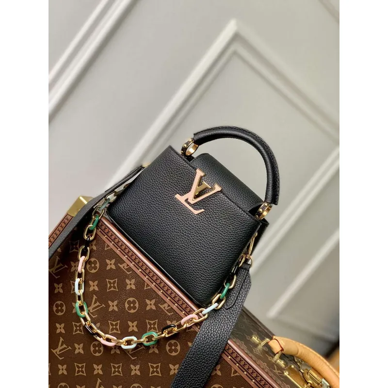 LV M21641 Louis Vuitton Capucines Mini Kabelka Černá