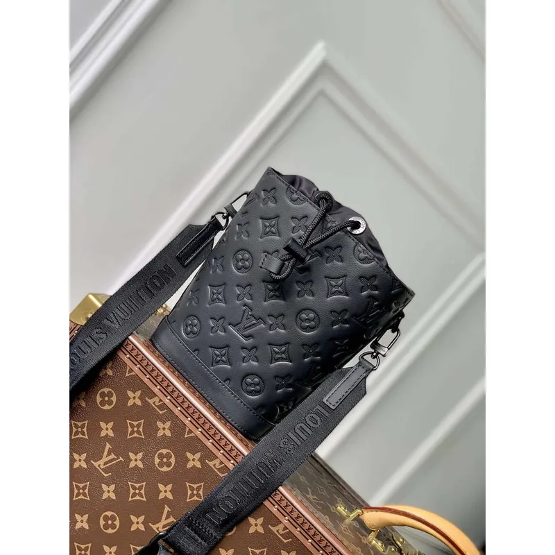 LV M82248 Louis Vuitton Noe Sling Bag Černá