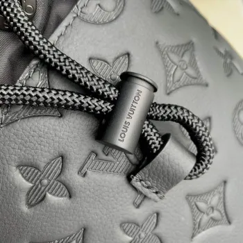 LV M82248 Louis Vuitton Noe Sling Bag Černá