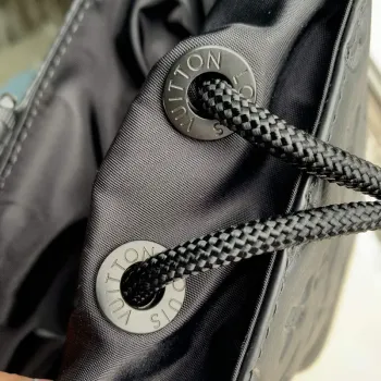 LV M82248 Louis Vuitton Noe Sling Bag Černá