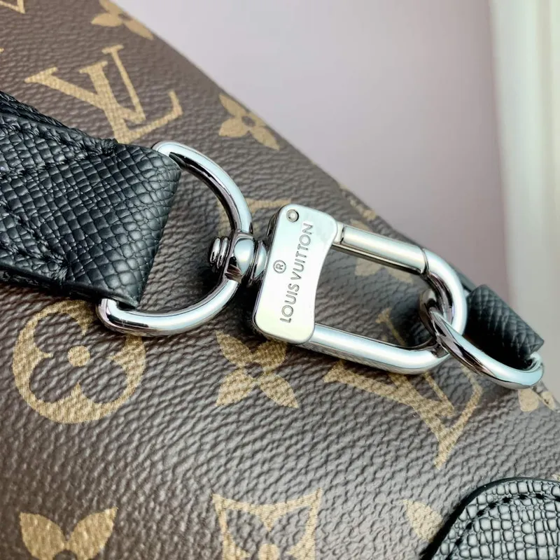 LV M30936 Louis Vuitton Duo Sling Bag Černý Monogram