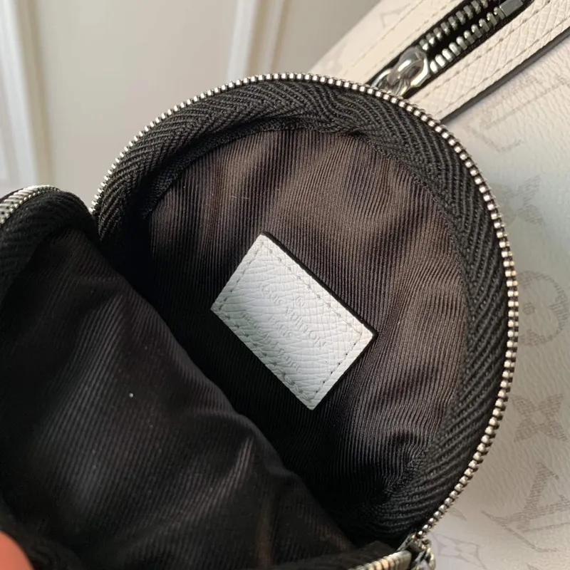 LV M30936 Louis Vuitton Duo Sling Bag Bílá
