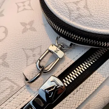 LV M30936 Louis Vuitton Duo Sling Bag Bílá