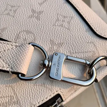LV M30936 Louis Vuitton Duo Sling Bag Bílá