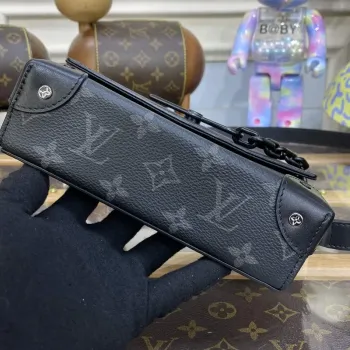 LV M81783 Louis Vuitton Steamer Nositelná peněženka Černá