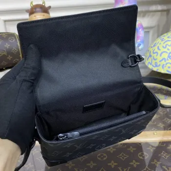 LV M81783 Louis Vuitton Steamer Nositelná peněženka Černá