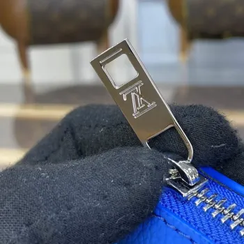 LV M69837 Louis Vuitton Taška Takeoff Pouch Dop modrá