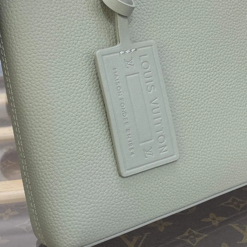 LV M69837 Louis Vuitton Taška Takeoff Pouch Šedá asfaltová