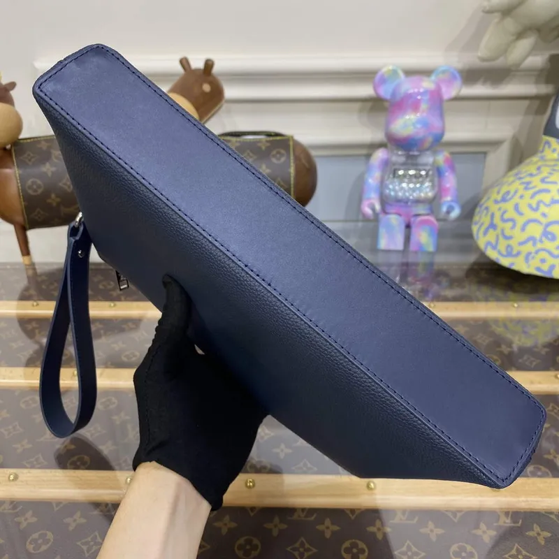 LV M69837 Louis Vuitton Taška Takeoff Pouch Modrá