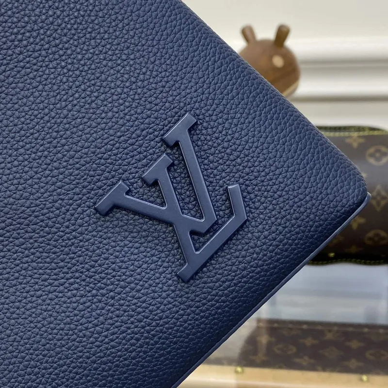 LV M69837 Louis Vuitton Taška Takeoff Pouch Modrá