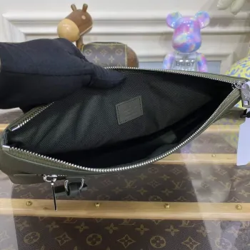 LV M69837 Louis Vuitton Taška Takeoff Pouch Armádní Zelená